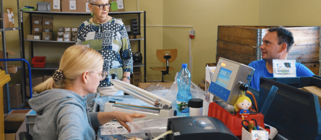 Przywracają godność, dają pracę i poczucie sensu