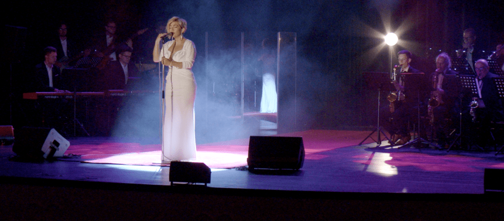 Queen of the Night i piosenki Whitney Houston