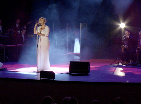 Queen of the Night i piosenki Whitney Houston - grafika