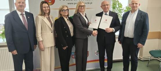 Przejdź do artykułu na Asta24.
