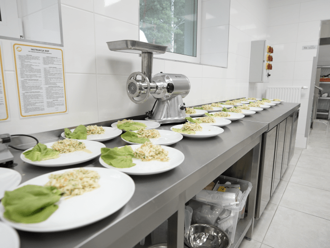 Kuchnia w lesie. Charytatywnie i smacznie - grafika