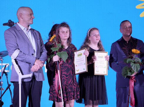 Najlepsi wolontariusze i stypendyści - grafika