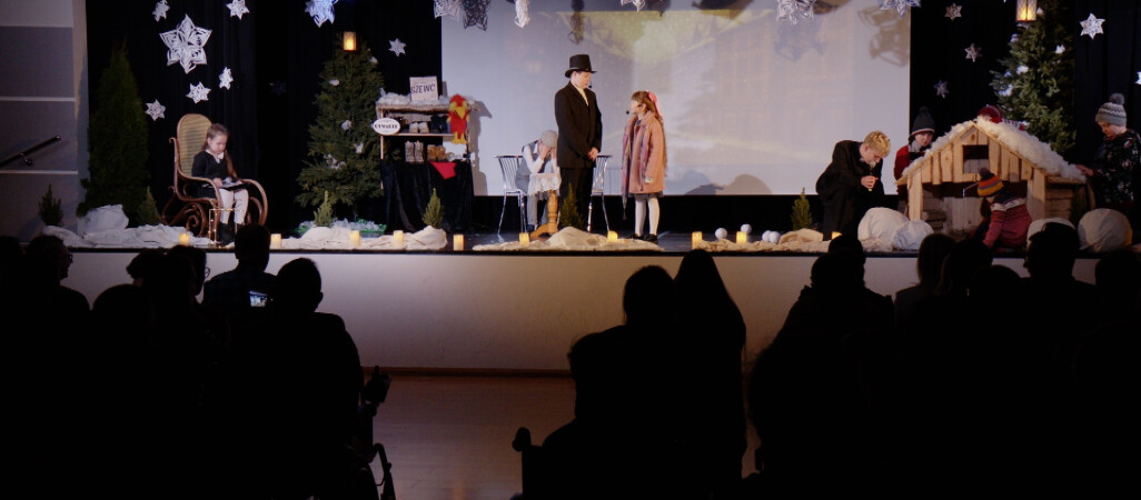 Dzieci zagrały spektakl dla osób z niepełnosprawnością