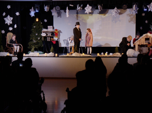 Dzieci zagrały spektakl dla osób z niepełnosprawnością - grafika