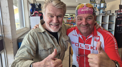 Rowerem przejechał ponad 3,5 tys. kilometrów przez pustkowie - grafika