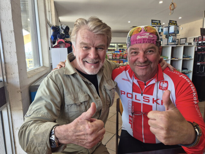 Rowerem przejechał ponad 3,5 tys. kilometrów przez pustkowie - grafika