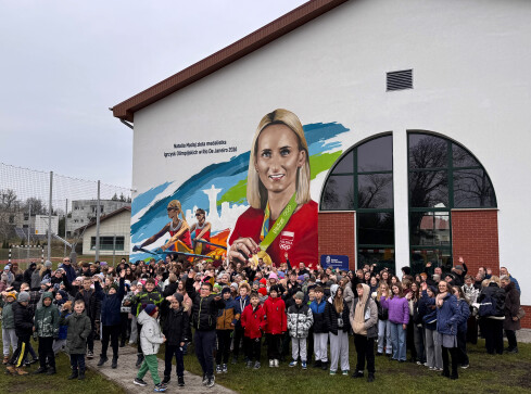 Olimpijka ma swój mural w rodzinnej miejscowości - grafika