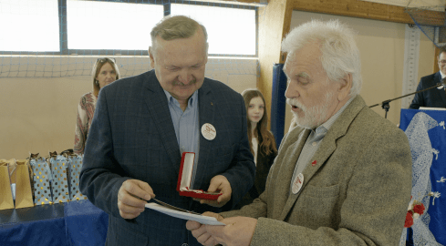 Wierny tradycji. Pilanin odznaczony - grafika