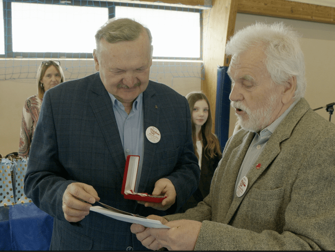 Wierny tradycji. Pilanin odznaczony - grafika