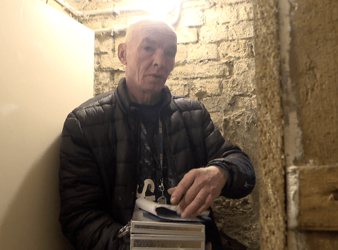 Sąsiedzi wstawili się za bezdomnym, ale czy to coś da? - grafika