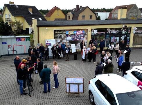 Mieszkańcy protestują. Masztu na osiedlu nie będzie? - grafika