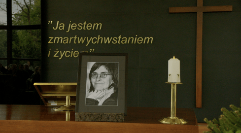 Rodzina, przyjaciele, znajomi pożegnali Iwonę Belter. Była jak jedn - grafika