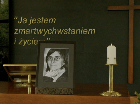 Rodzina, przyjaciele, znajomi pożegnali Iwonę Belter. Była jak jedn - grafika