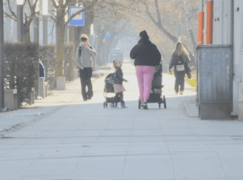 Rodzi się coraz mniej dzieci. Zapytaliśmy dlaczego? - grafika