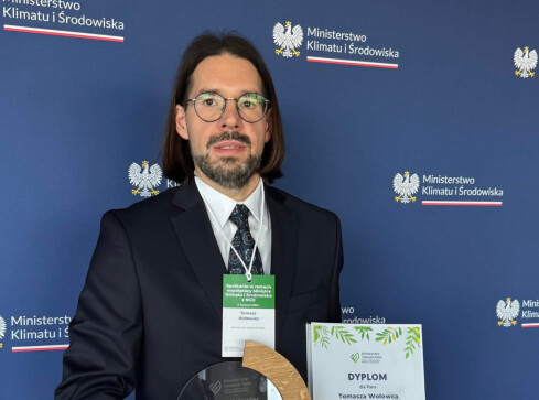 Nauczyciel z Piły Klimatycznym Człowiekiem Roku - grafika