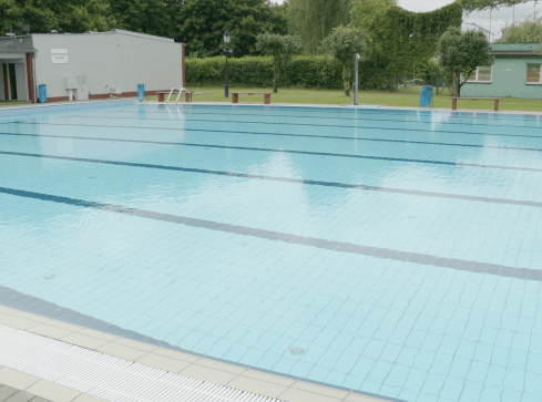 Sezon basenów otwartych czas zacząć - grafika