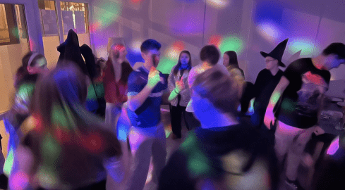 Młodzi uciekają. To miejsce ma ich zatrzymać - grafika