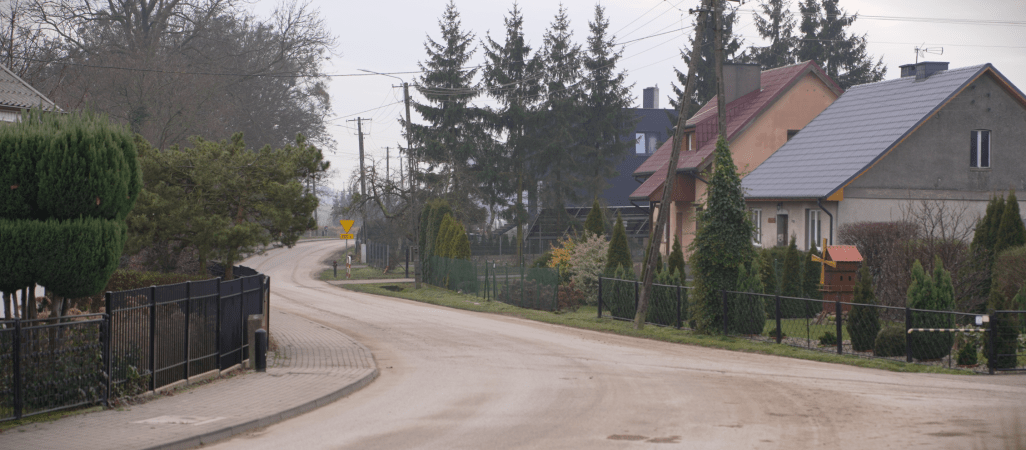 Wypadek paralotniarza. Mężczyzna walczy o życie