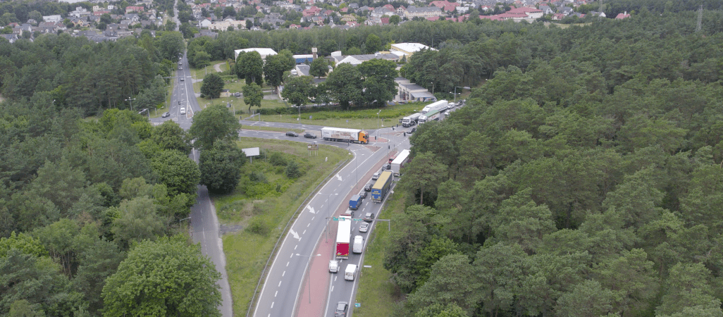 Śmieci przy krajówce. Jak długo jeszcze?