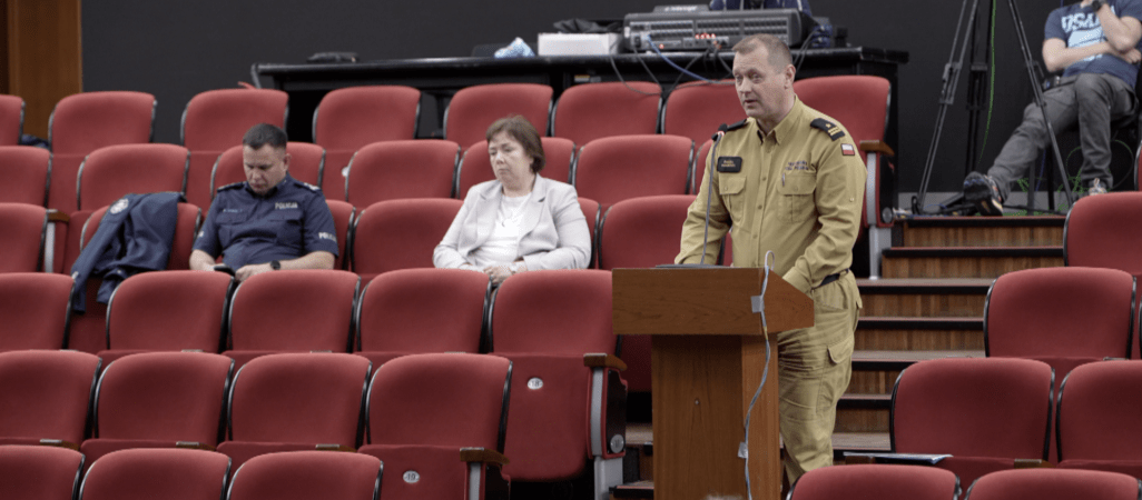 100 mieszkań otworzyli strażacy. W dziesięciu znaleźli już tylko ciała