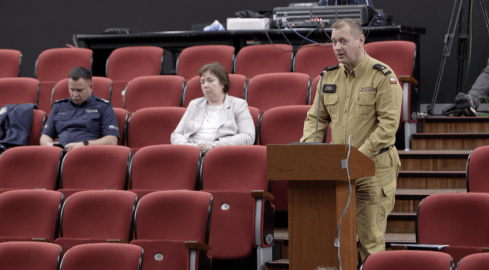 100 mieszkań otworzyli strażacy. W dziesięciu znaleźli już tylko  - grafika