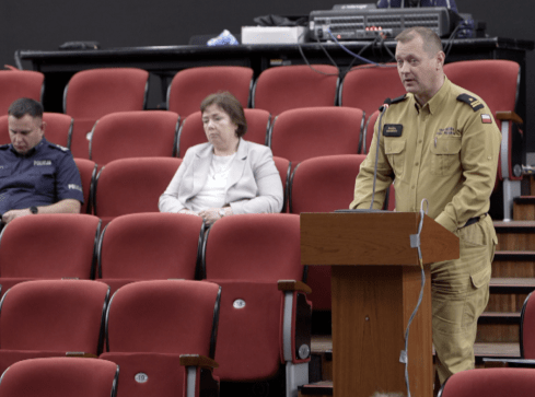 100 mieszkań otworzyli strażacy. W dziesięciu znaleźli już tylko  - grafika