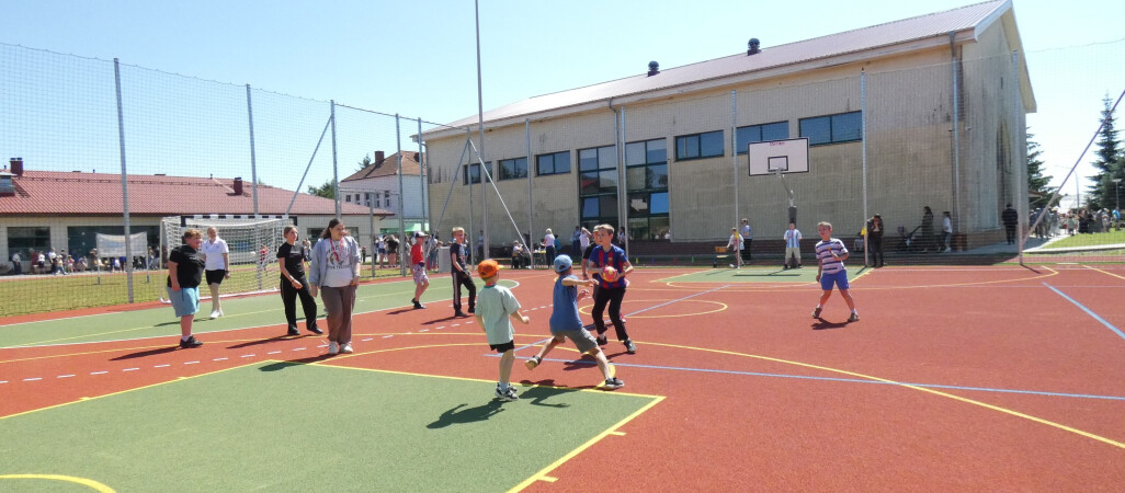 Ewakuacja szkoły i urzędu