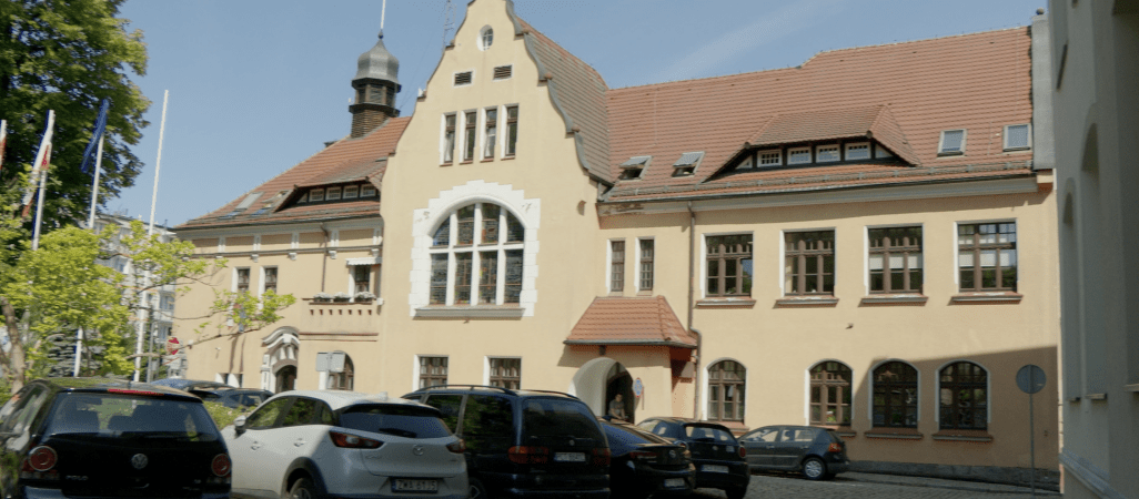 Urzędnicy będą pracować krócej