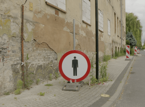 Zdewastowana kamienica - grafika