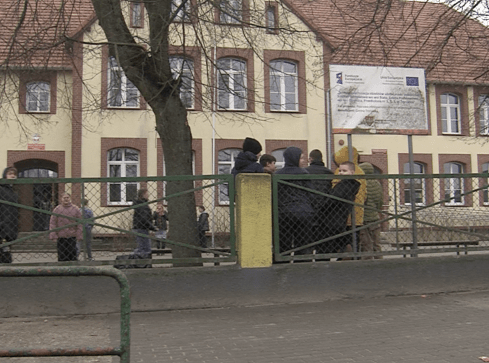 Nie będą likwidować szkół. Ale... - grafika