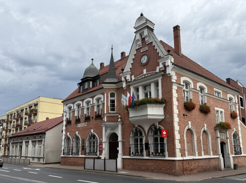 Żądają odwołania burmistrzyni i całej rady - grafika