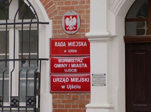 Kolejni radni rezygnują z mandatu - grafika