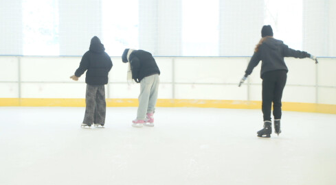 Bezpłatne siłownie, warsztaty i lodowisko – ruszyły ferie w Wałc - grafika