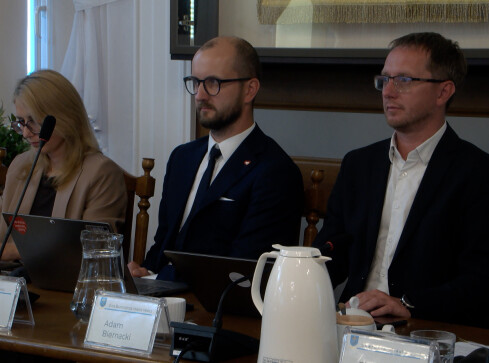 Wotum zaufania i absolutorium dla burmistrza - grafika