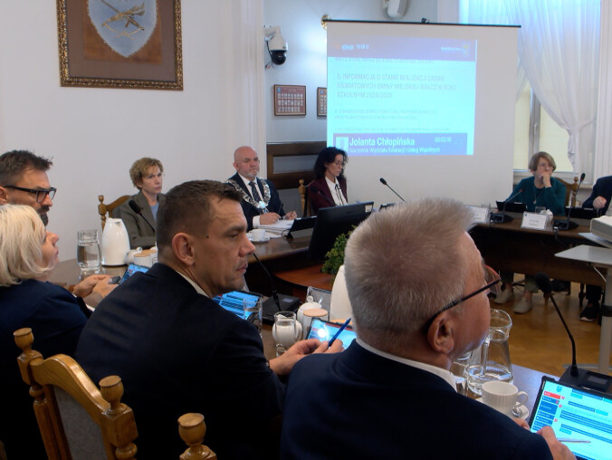 Miasto podwyższa podatki - grafika