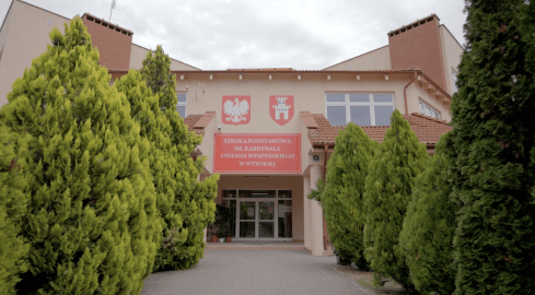 Stara szkoła będzie jak nowa, ale potrzeba jeszcze czasu - grafika