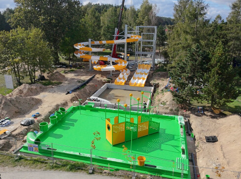 Trwa budowa atrakcji na kąpielisku - grafika