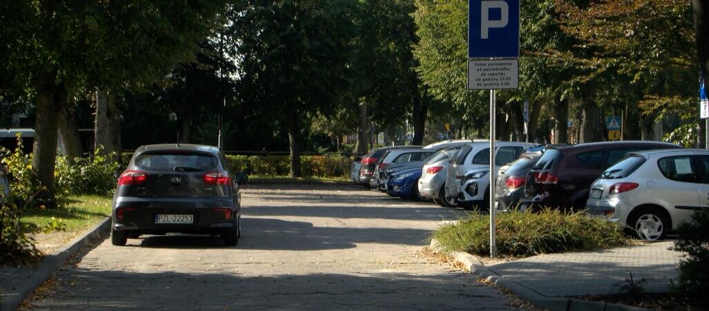Nowe zasady parkowania pod starostwem