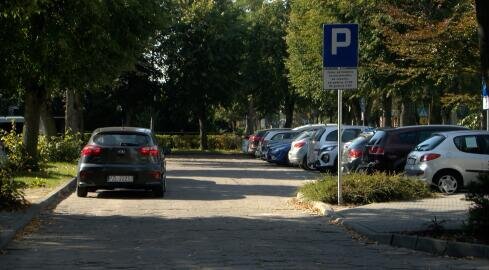 Nowe zasady parkowania pod starostwem - grafika