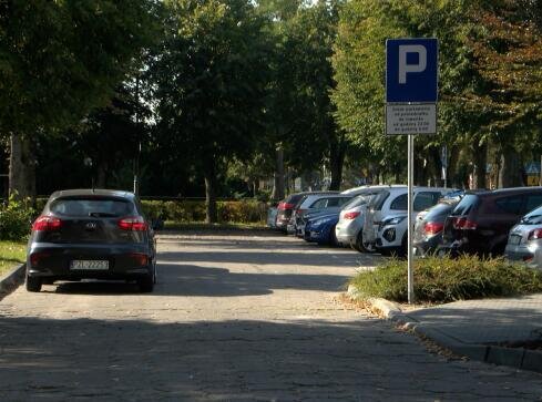 Nowe zasady parkowania pod starostwem - grafika