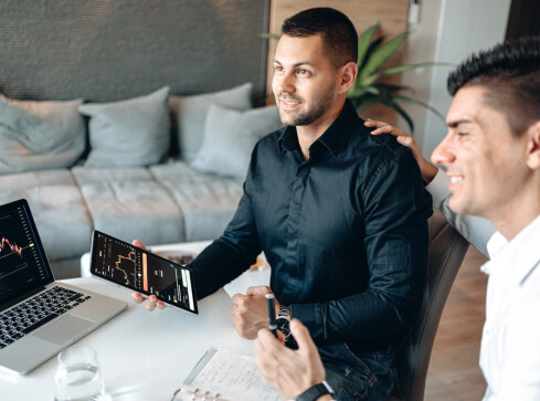 Cyfryzacja w małej firmie: proste i efektywne rozwiązania - grafika