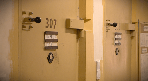 Zmasowane zatrzymania poszukiwanych przez sądy i prokuratury - grafika