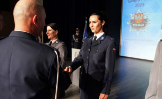 Policjanci z pilskiej komendy dostali awanse podczas swojego święta