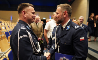 Policjanci z pilskiej komendy dostali awanse podczas swojego święta