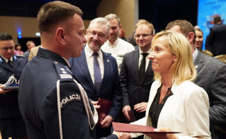 Policjanci z pilskiej komendy dostali awanse podczas swojego święta