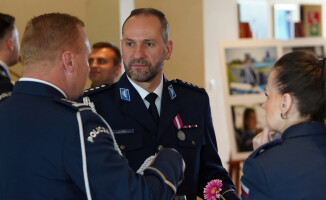 Policjanci z pilskiej komendy dostali awanse podczas swojego święta