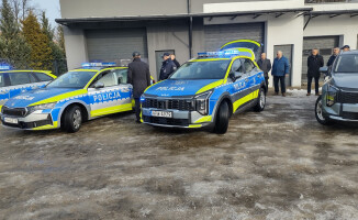 Policja chwali się nowymi radiowozami