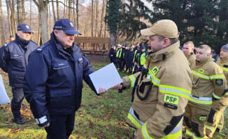 Policyjna obława za sprawcą wypadku - ćwiczenia mundurowych