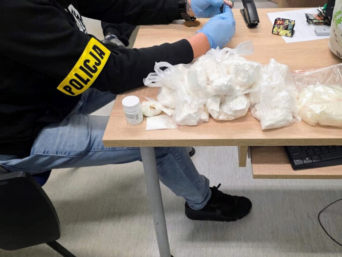 2 kg amfetaminy w torbie - grafika