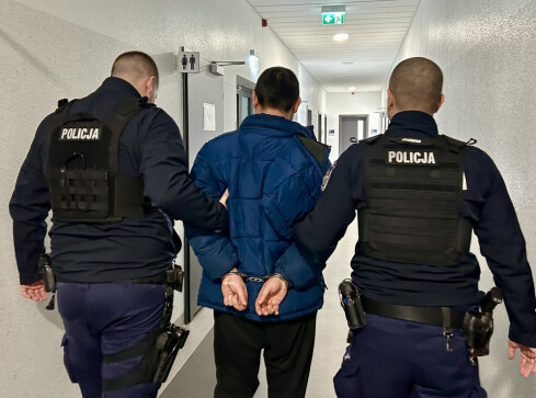 Pościg za naćpanym kierowcą. Miał sądowy zakaz prowadzenia auta - grafika